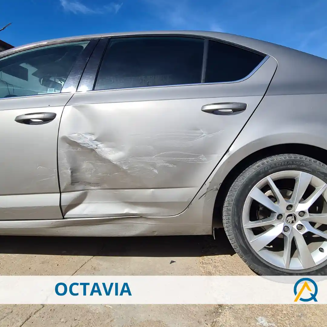 Avant débosselage Octavia